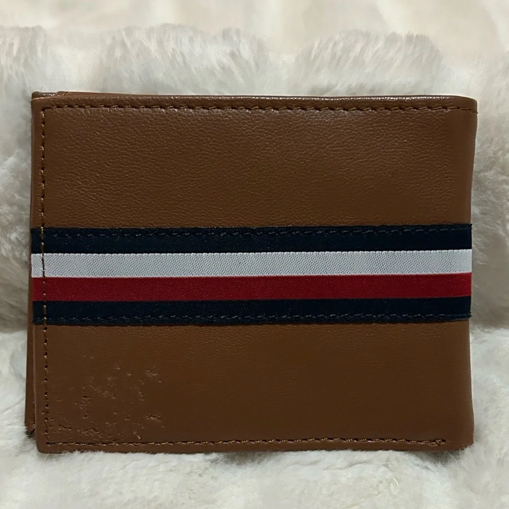 Tommy Hilfiger Men’s Leather RFID Protection Bifold Wallet Tan Business Casual
